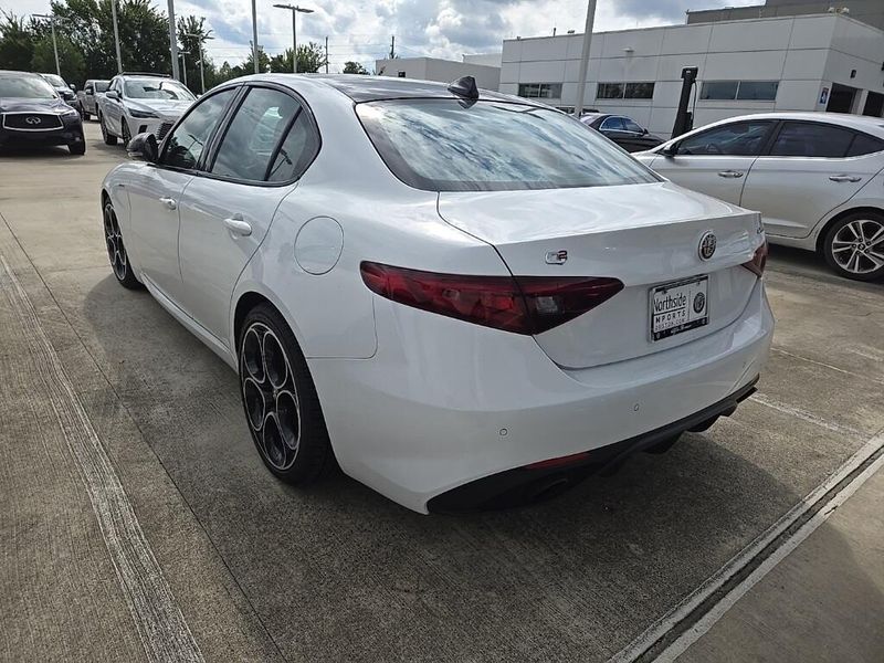 Used 2022 Alfa Romeo Giulia VeloceImage 4