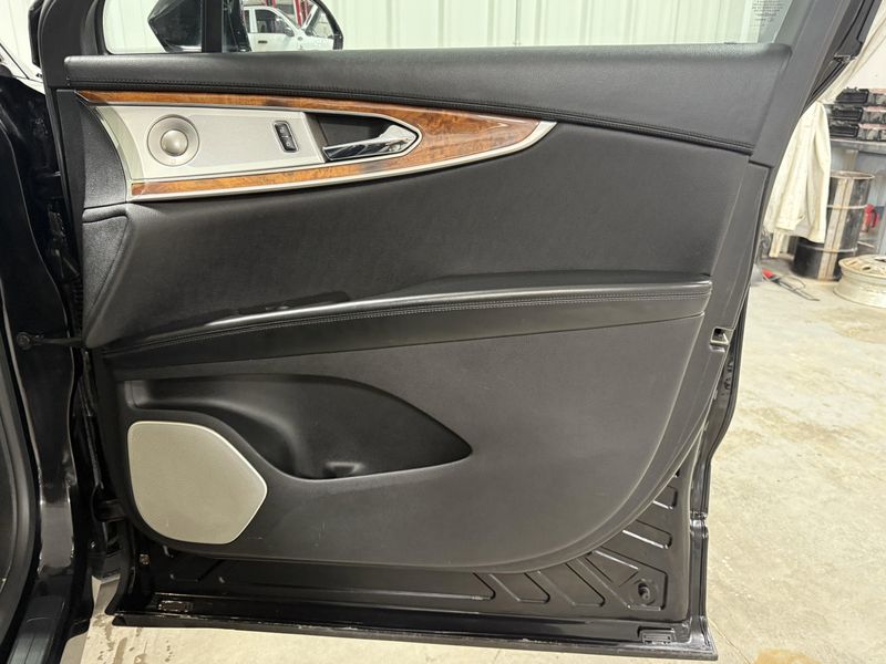 Used 2016 Lincoln MKX ReserveImage 18