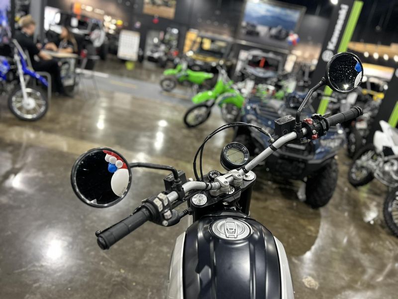 Used 2022 Ducati Icon Dark Scrambler Image 20