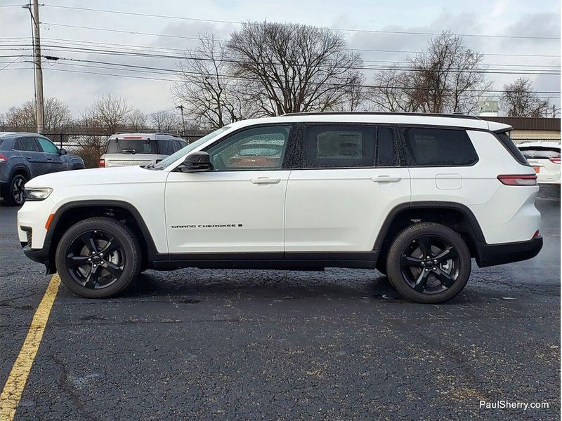 New 2025 Jeep Grand Cherokee L Altitude X 4x4