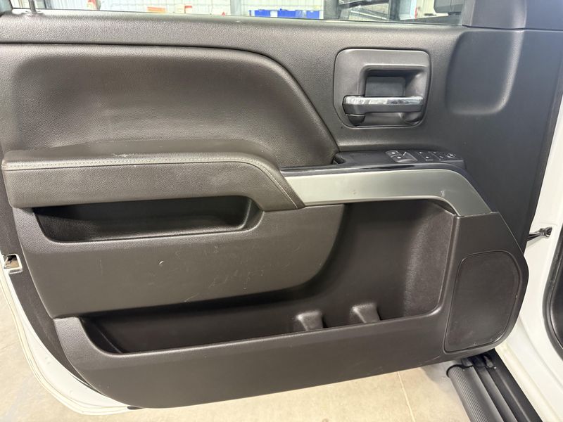 Used 2017 Chevrolet Silverado 3500HD Chassis LTImage 11