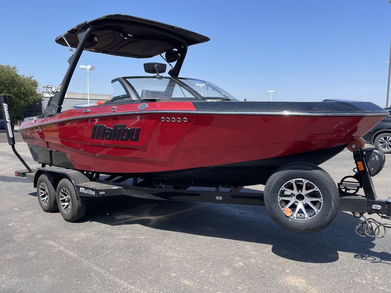 2023 MALIBU Wakesetter 21 LX  in a RED exterior color. Family PowerSports (877) 886-1997 familypowersports.com 