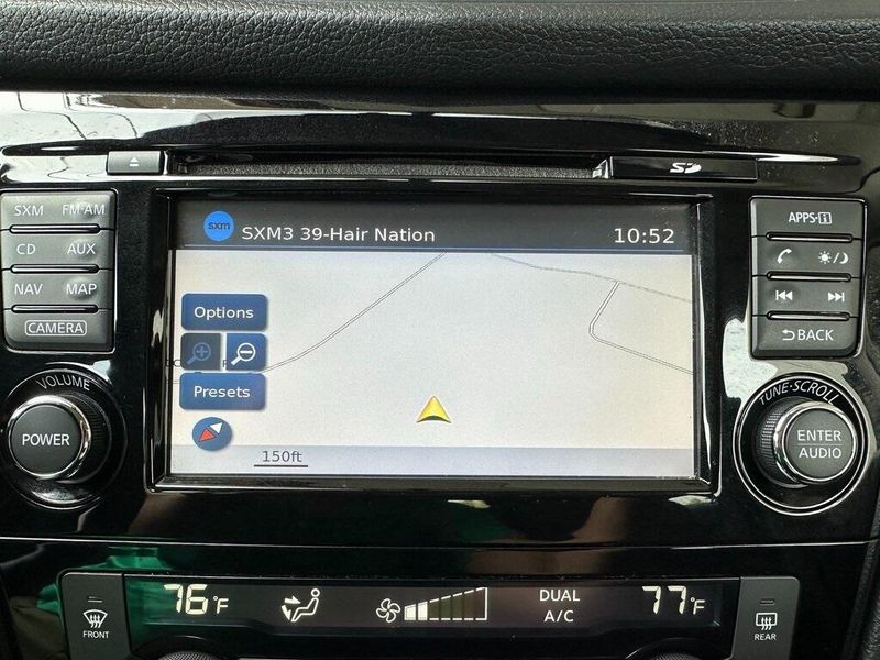 2016 Nissan Rogue SVImage 4