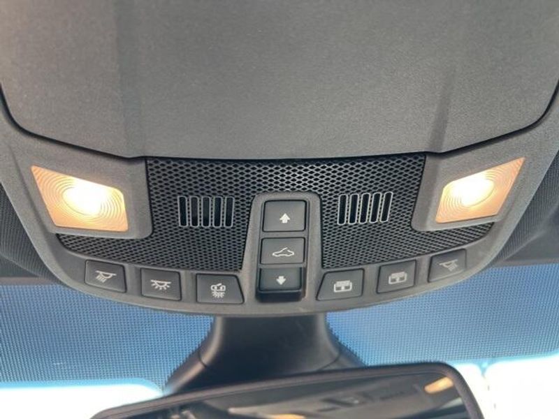 2020 Ford Edge STImage 30