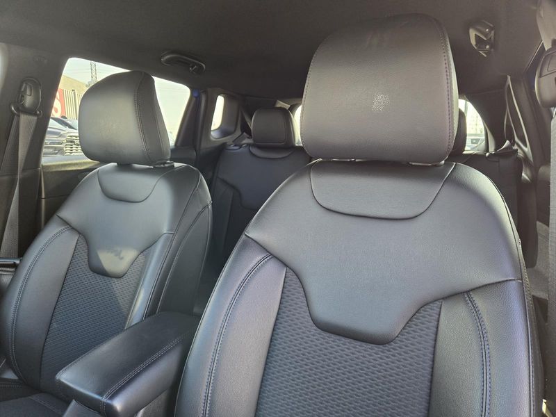 Used 2025 Jeep Compass Latitude 4x4
