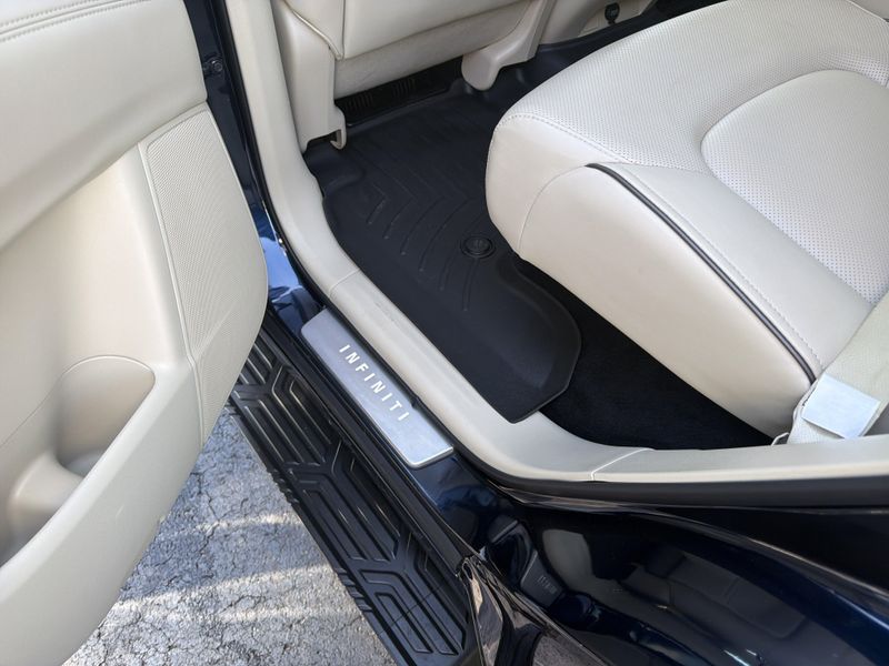 Used 2023 INFINITI QX80 LuxeImage 19