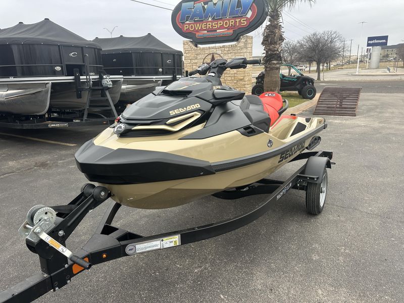 2025 SEADOO RXTX 325 WITH SOUND SYSTEM METALLIC TAN AND LAVA RED Image 15