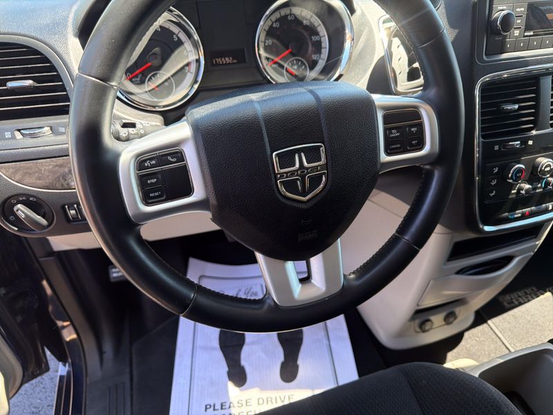 Used 2016 Dodge Grand Caravan SEImage 35