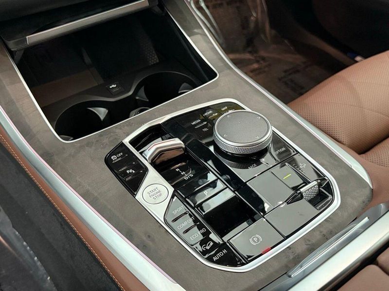 New 2026 BMW X5 M60iImage 18