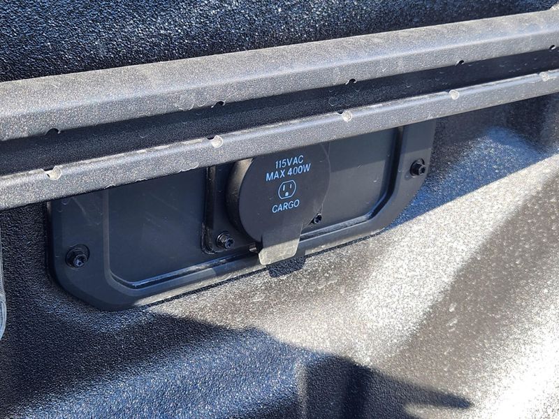 New 2027 RAM 1500 Big Horn Crew Cab 4x4 5'7' Box