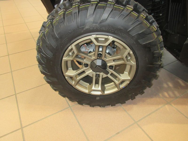NEW 2026 CAN-AM OUTLANDER MAX LIMITED 1000R Image 23