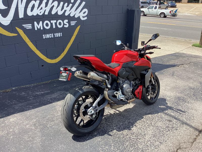 New 2025 Ducati Streetfighter V2 