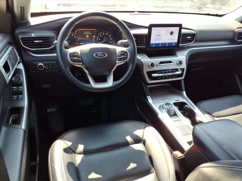 2022 Ford Explorer XLT photo 17