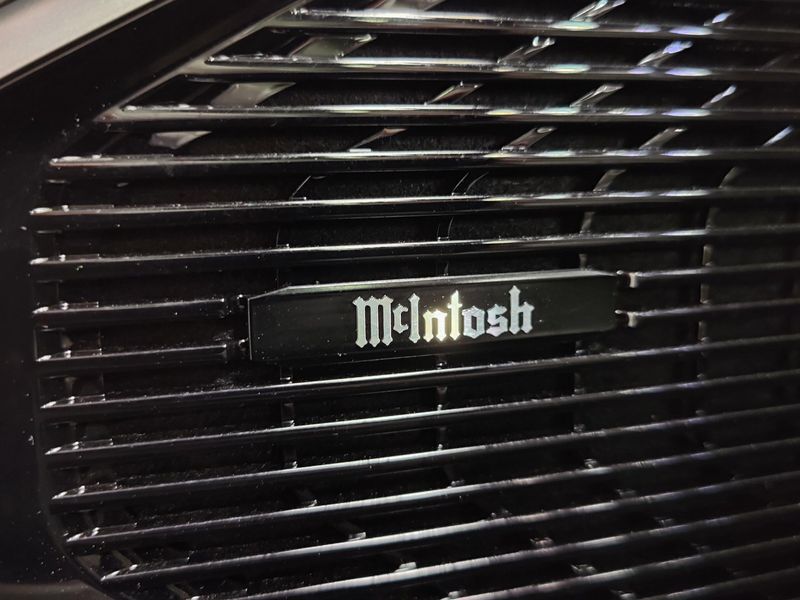 2024 Jeep Wagoneer Series III Premium 4x4 w/Conv/RSEImage 8