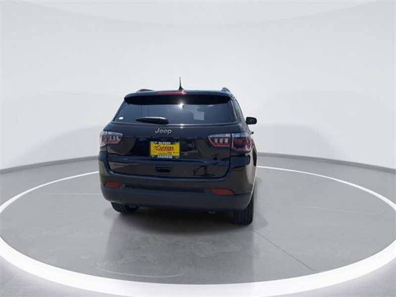 2025 Jeep Compass Latitude 4x4Image 7