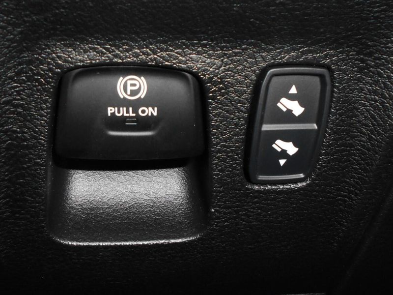 2025 RAM 1500 Big Horn Crew Cab 4x4 5