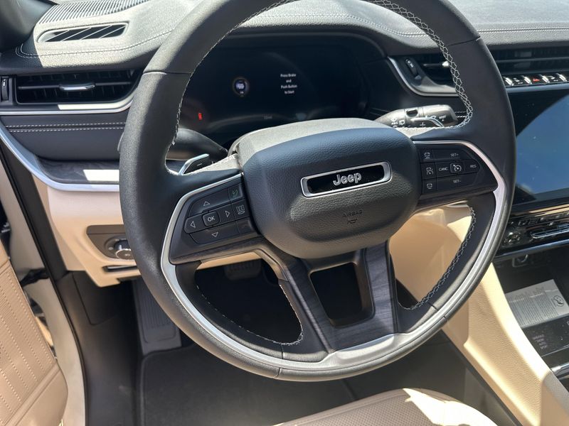 New 2025 Jeep Grand Cherokee L Limited 4x4Image 28