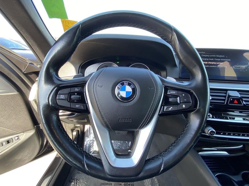 2018 BMW 5 Series 530e iPerformanceImage 25