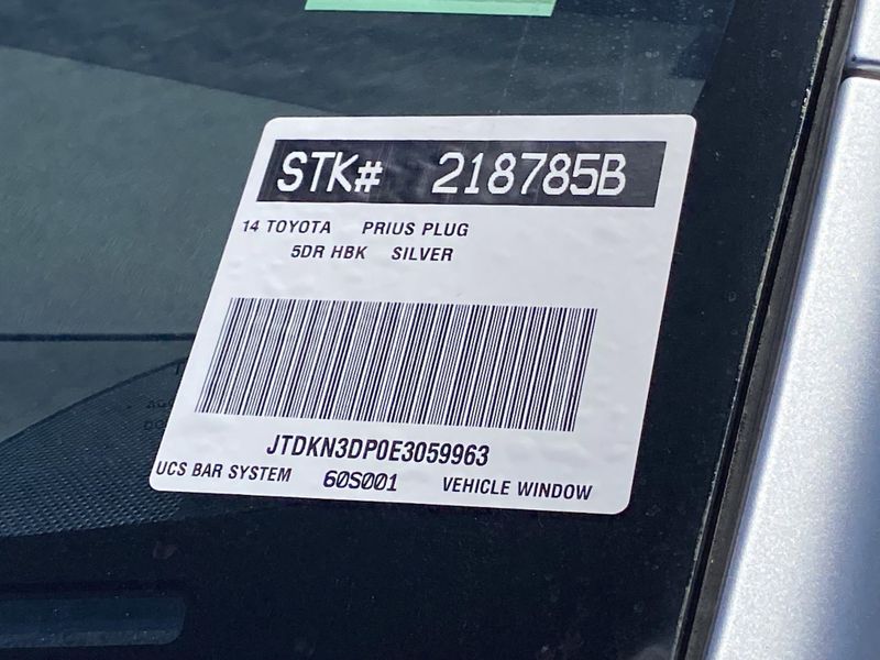 Used 2014 Toyota Prius Plug-In Image 32