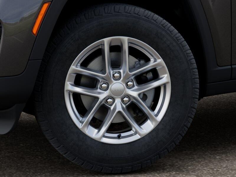 New 2026 Jeep Grand Cherokee Laredo XImage 4