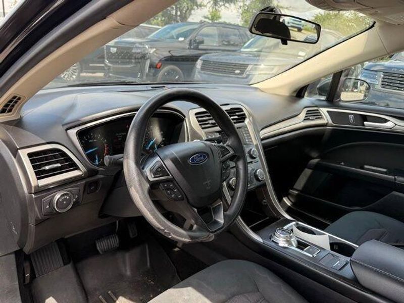 Used 2018 Ford Fusion SE