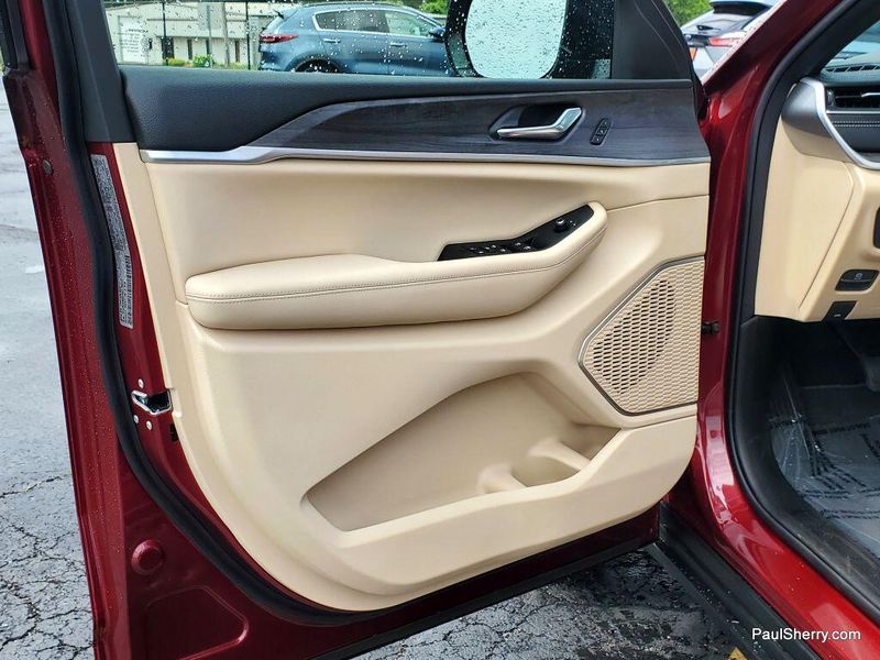 2025 Jeep Grand Cherokee L Limited 4x4Image 20