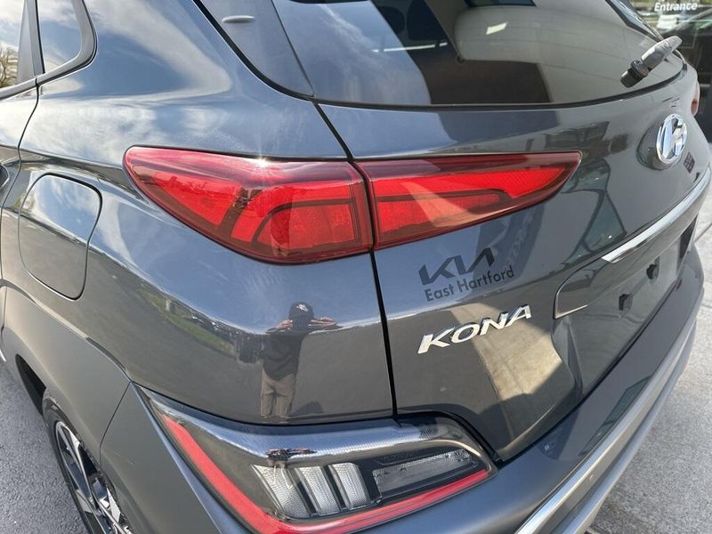 2022 Hyundai Kona LimitedImage 9