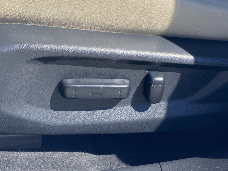 Used 2018 Honda Clarity Plug-In Hybrid TouringImage 16