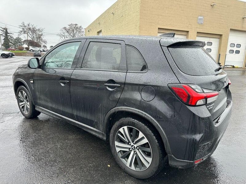 2020 Mitsubishi Outlander Sport 2.0 ESImage 13