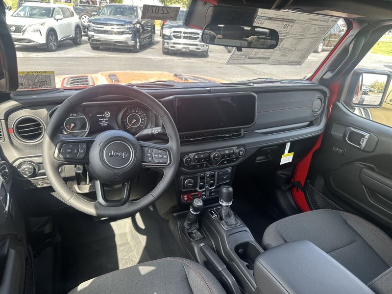 New 2025 Jeep Gladiator Rubicon 4x4Image 18