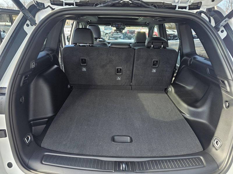 New 2025 Jeep Grand Cherokee Limited 4x4Image 9