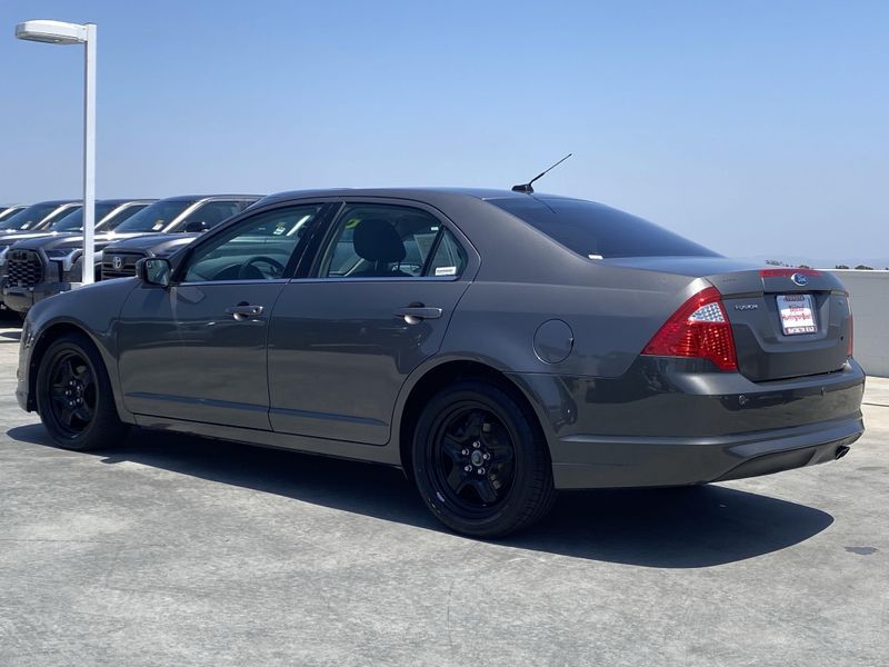 2011 Ford Fusion SEImage 5