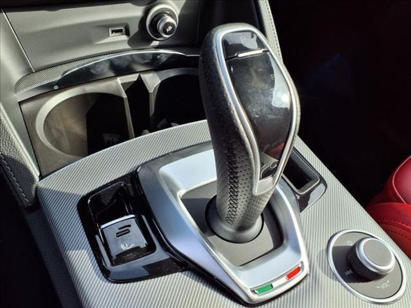 2024 Alfa Romeo Stelvio TiImage 20