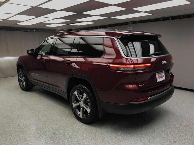 New 2026 Jeep Grand Cherokee L Limited 4x4Image 2