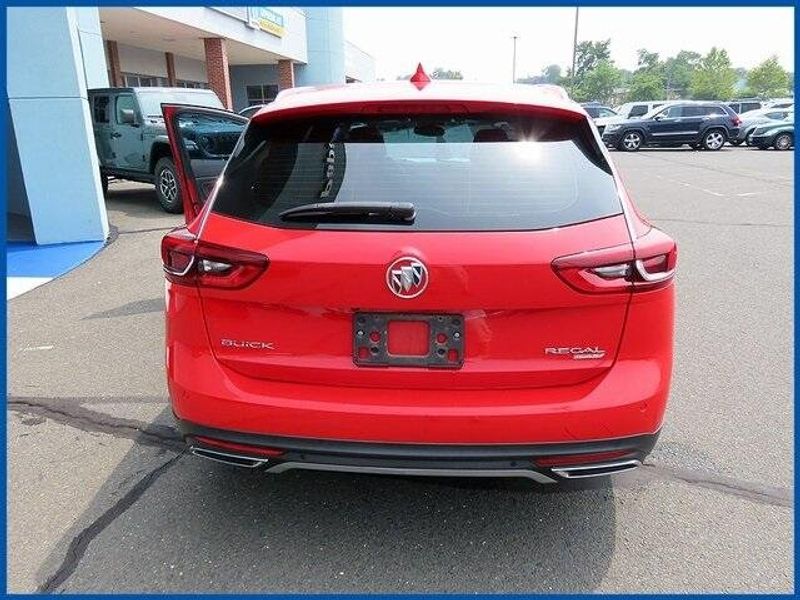 Used 2018 Buick Regal TourX EssenceImage 6