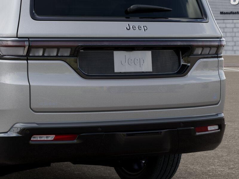 2026 Jeep Grand Wagoneer 85th Anniversary Edition 4x4Image 13