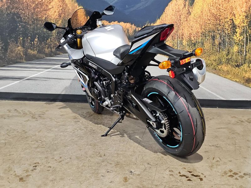 New 2025 Suzuki GSX-R1000 Image 7