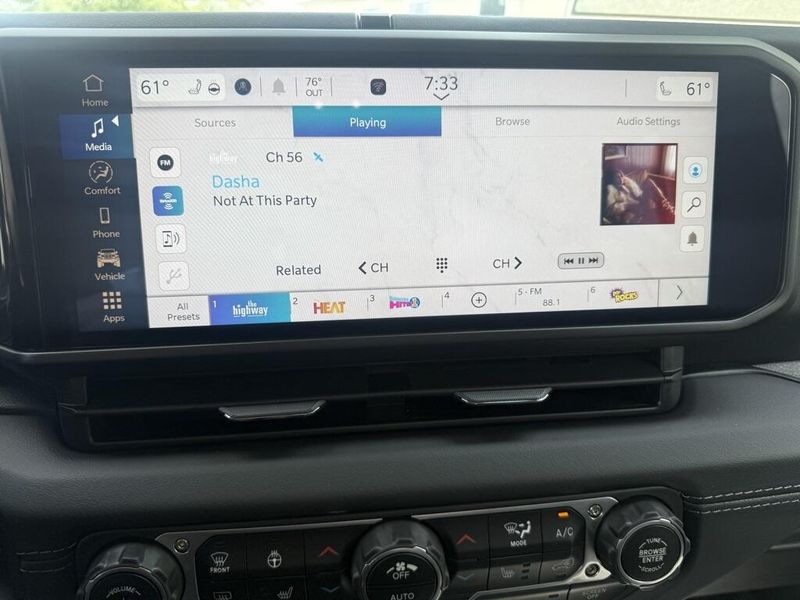 2025 Jeep Gladiator Sport S photo 18