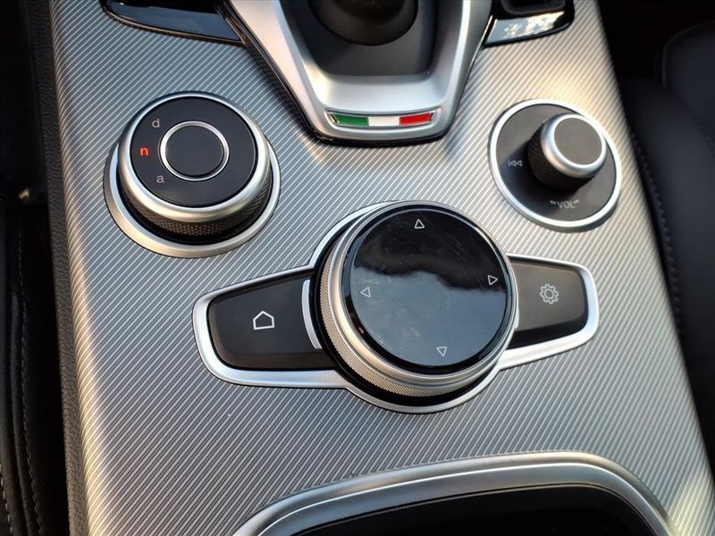 Used 2023 Alfa Romeo Stelvio VeloceImage 23