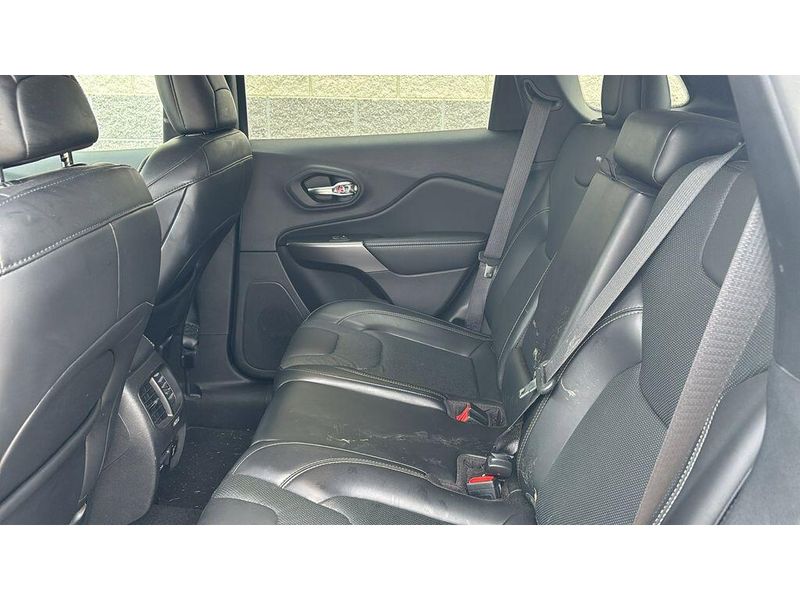 Used 2020 Jeep Cherokee LimitedImage 8
