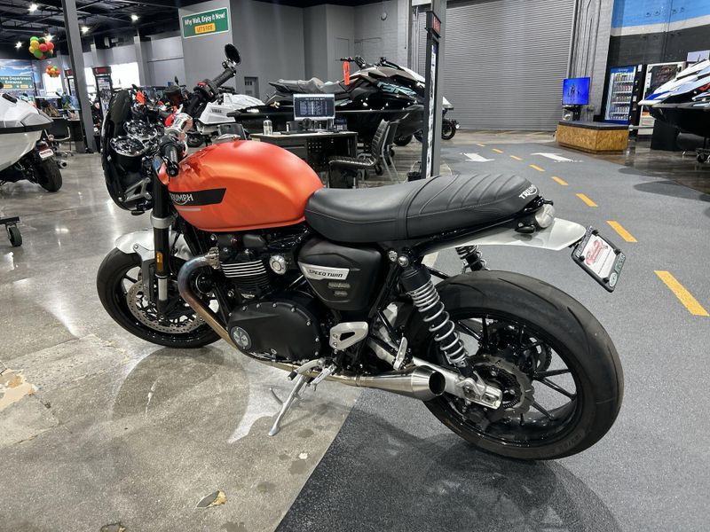 2023 Triumph SPEED TWIN 1200  in a MATTE BAJA ORANGE exterior color. Del Amo Motorsports of Redondo Beach (424) 390-7811 delamomotorsports.com 