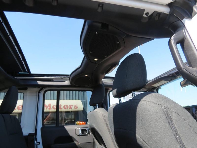 Used 2025 Jeep Wrangler 4xE Sahara 4x4 4dr SUVImage 9