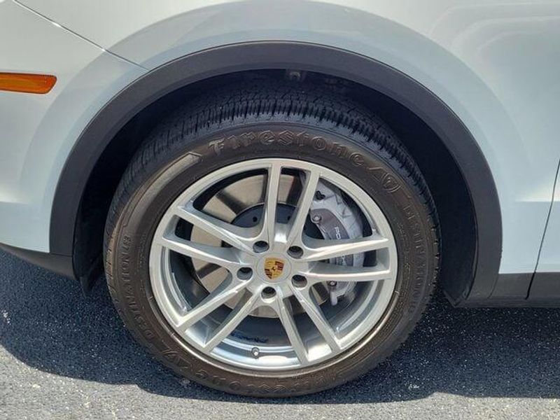 2021 Porsche Cayenne photo 6