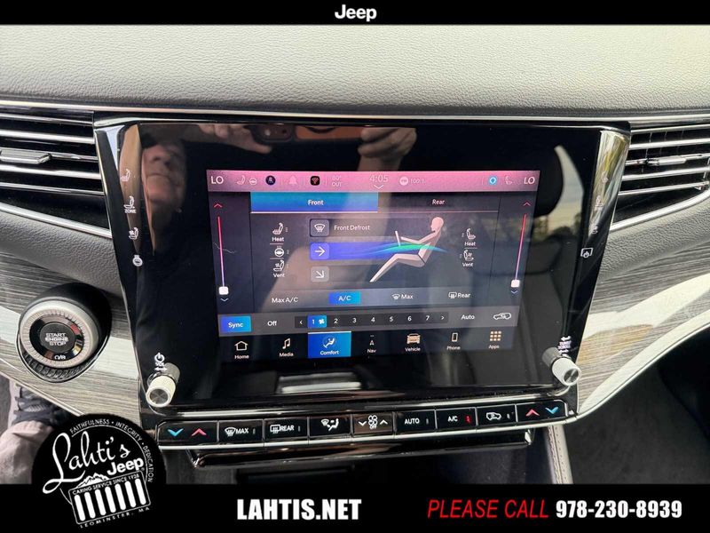 2022 Jeep Wagoneer Series III photo 20