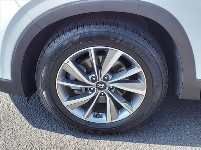 2019 Hyundai Santa Fe Limited 2.4Image 16