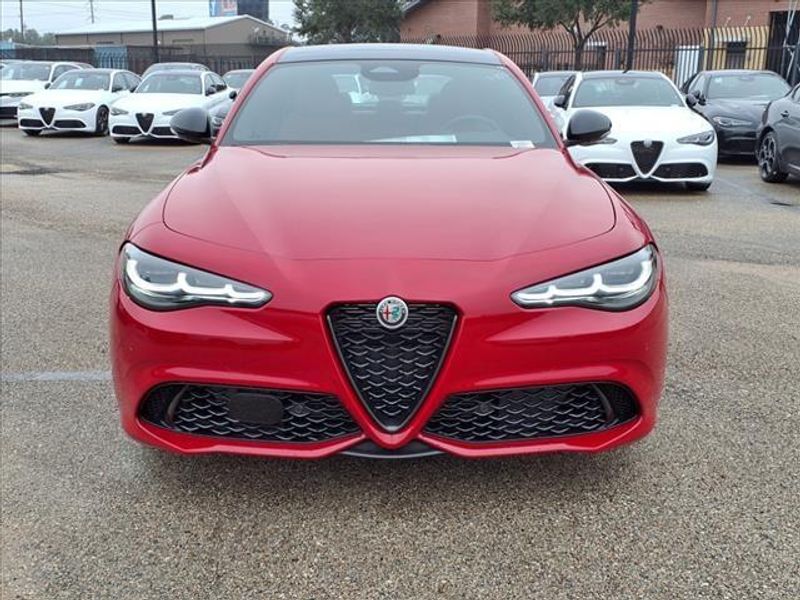 2025 Alfa Romeo Giulia Image 4