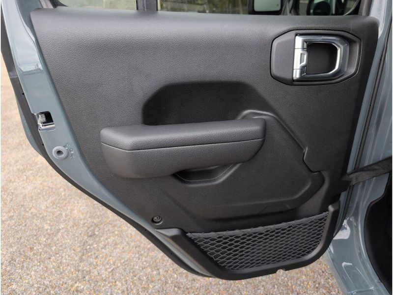 New 2026 Jeep Wrangler 4-door Sport SImage 31