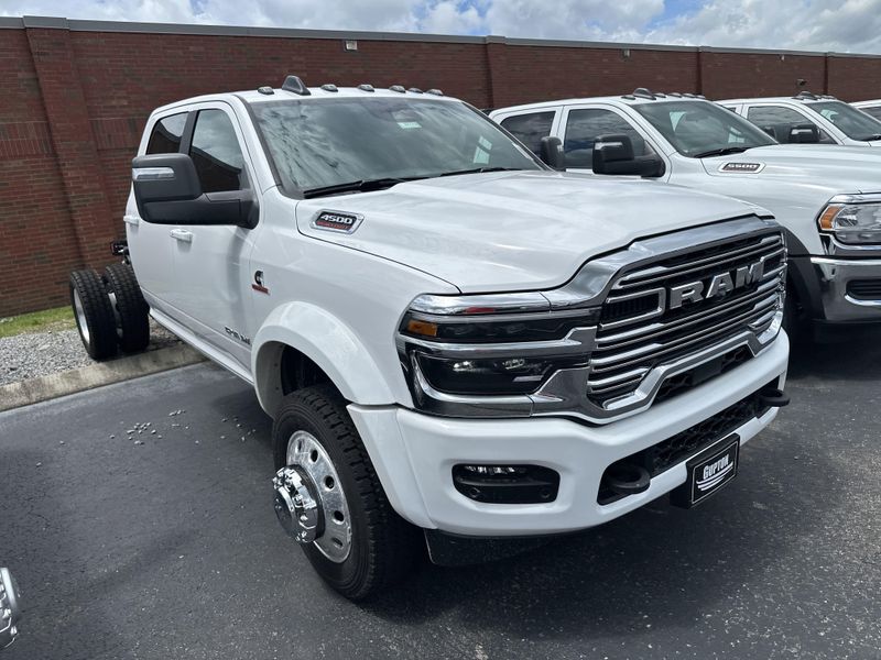New 2025 RAM 4500 Big Horn Chassis Crew Cab 4x4 60