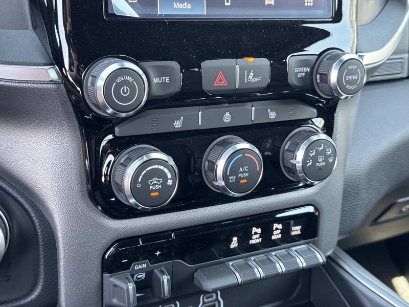 New 2026 RAM 1500 Big Horn Crew Cab 4x4 5'7' Box