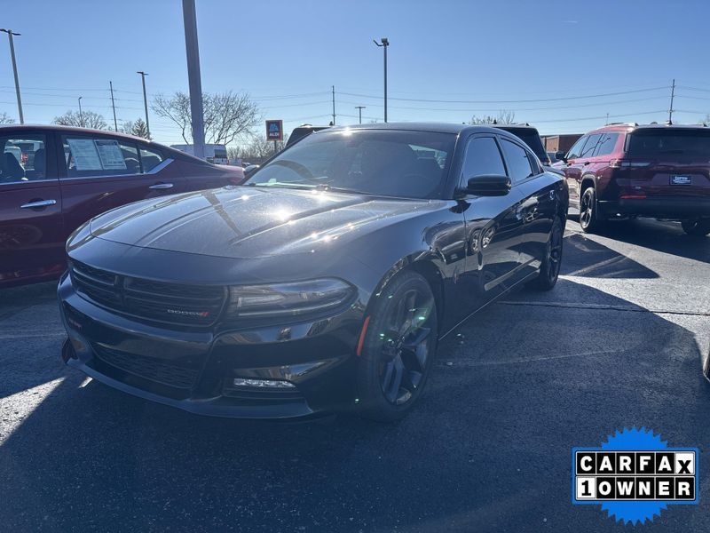 Used 2020 Dodge Charger SXTImage 1